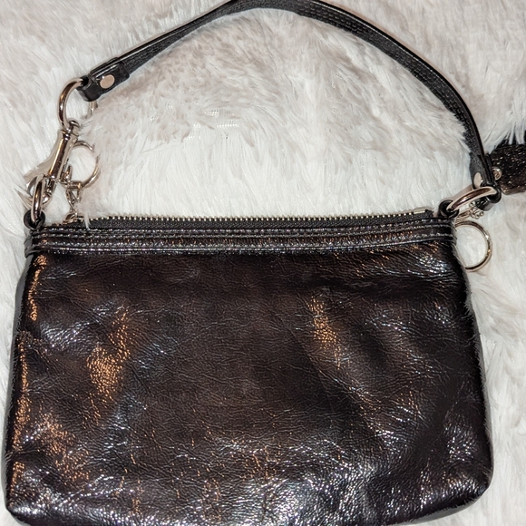 Coach Poppy Patent Glam Liquid Leather Wristlet Black EUC - Picture 2 of 7